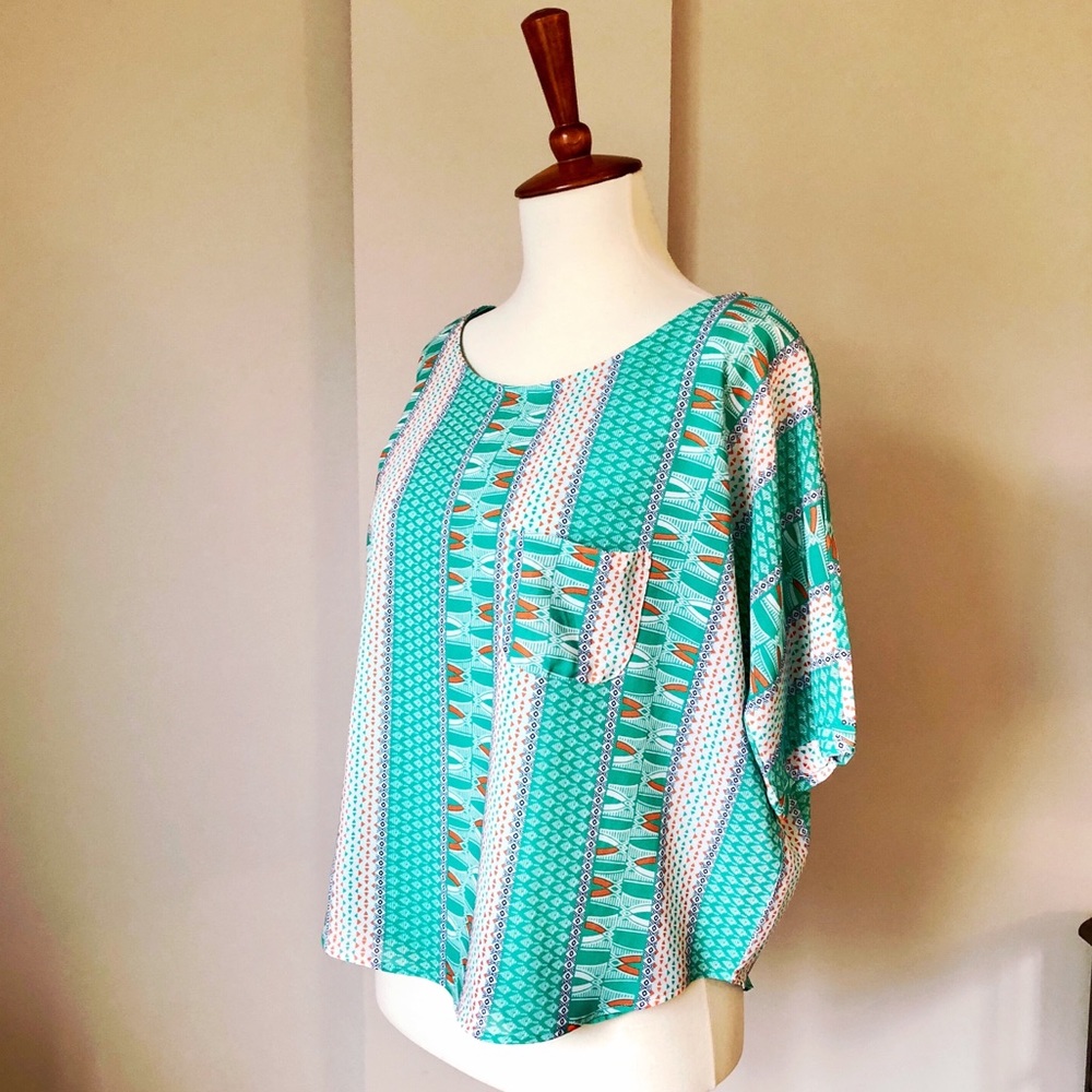 Francesca’s Collection Top - Picture 2 of 2